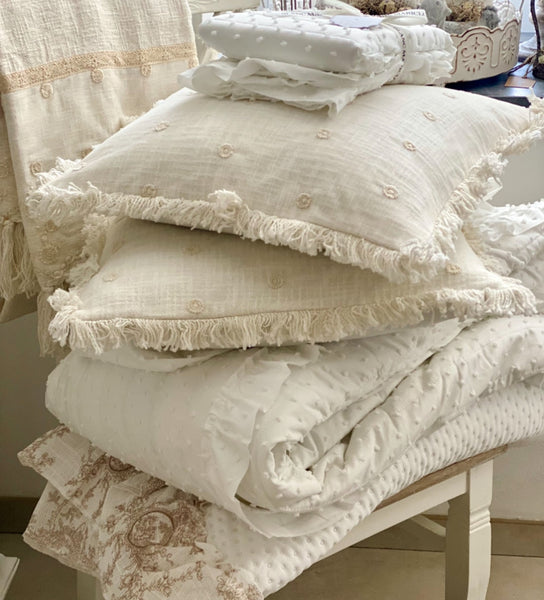 Linge de maison Shabby Chic : la touche essentielle pour une décoration pleine de charme