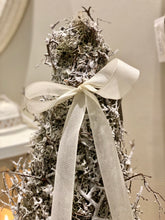 Charger l'image dans la galerie, Cone bois naturel blanchi H45xL20cm
