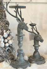 Charger l'image dans la galerie, Bougeoir métallique cerf gris patiné H30xL17cm
