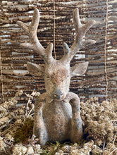 Charger l'image dans la galerie, Buste cerf résine brune effet vieilli H20xL10cm

