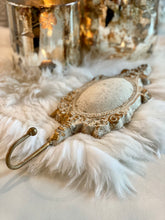 Charger l'image dans la galerie, Crochet métallique renaissance H31xL12cm
