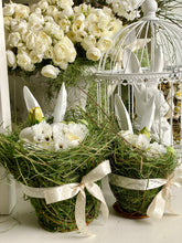 Charger l'image dans la galerie, Panier en fausse herbe avec ruban pois non garni GM H22xL20cm
