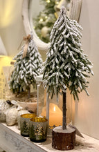 Charger l'image dans la galerie, Sapin enneigé artificiel H55xL15cm
