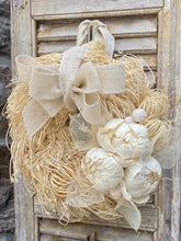 Charger l'image dans la galerie, Couronne garnie fleurs séchées 40cm
