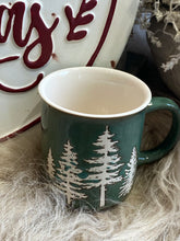 Charger l'image dans la galerie, Mug céramique sapins H8xL10cm

