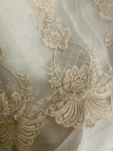 Charger l&#39;image dans la galerie, Rideau avec plastron de dentelle coton/polyester 140x290cm (1 pièce)
