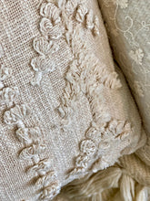 Charger l&#39;image dans la galerie, Coussin coton beige 45x45cm ( déhoussable, intérieur compris)
