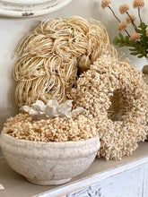 Charger l'image dans la galerie, Couronne fleurs séchées crème 40cm
