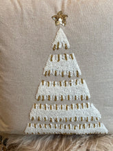 Charger l'image dans la galerie, Coussin avec sapin et strass 40x40cm
