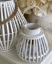 Charger l'image dans la galerie, Lanterne bois blanchi PM H23xL17cm
