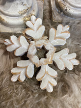 Charger l'image dans la galerie, Flocon neige bois 15cm
