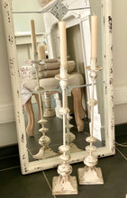 Charger l'image dans la galerie, Haut chandelier métallique patiné H60xL13cm
