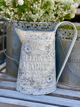 Charger l&#39;image dans la galerie, Cruche Flower Market métallique H23xL17cm
