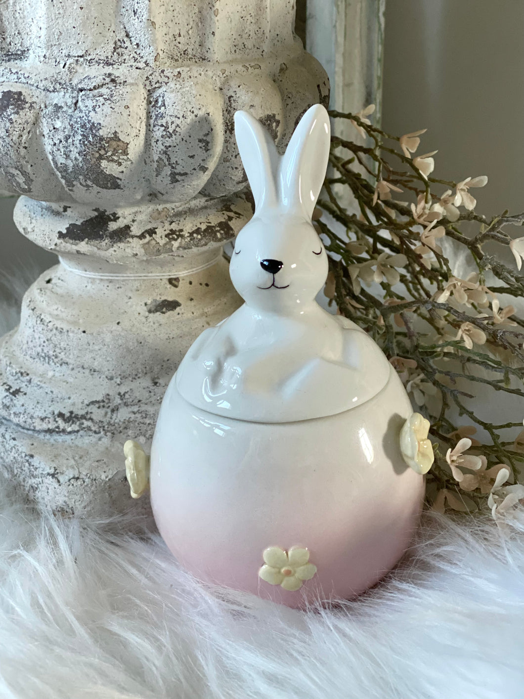 Pot céramique rose avec couvercle lapin