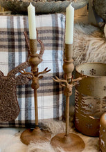 Charger l'image dans la galerie, Chandelier cerf métal rouillé H48xL12cm ( chandelle comprise)
