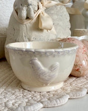 Charger l'image dans la galerie, Bol céramique poule blanc cassé H8xL13cm
