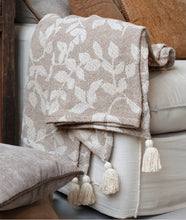 Charger l'image dans la galerie, Plaid coton décors feuilles café au lait /crème 150x130cm
