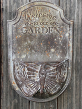 Charger l&#39;image dans la galerie, Porte plante métallique mural brun antique H41xL28xP9cm
