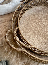 Charger l'image dans la galerie, Plateau rond métallique ajouré H12xL28cm

