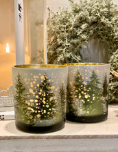 Charger l'image dans la galerie, Photophore en verre avec sapins H8xL7cm
