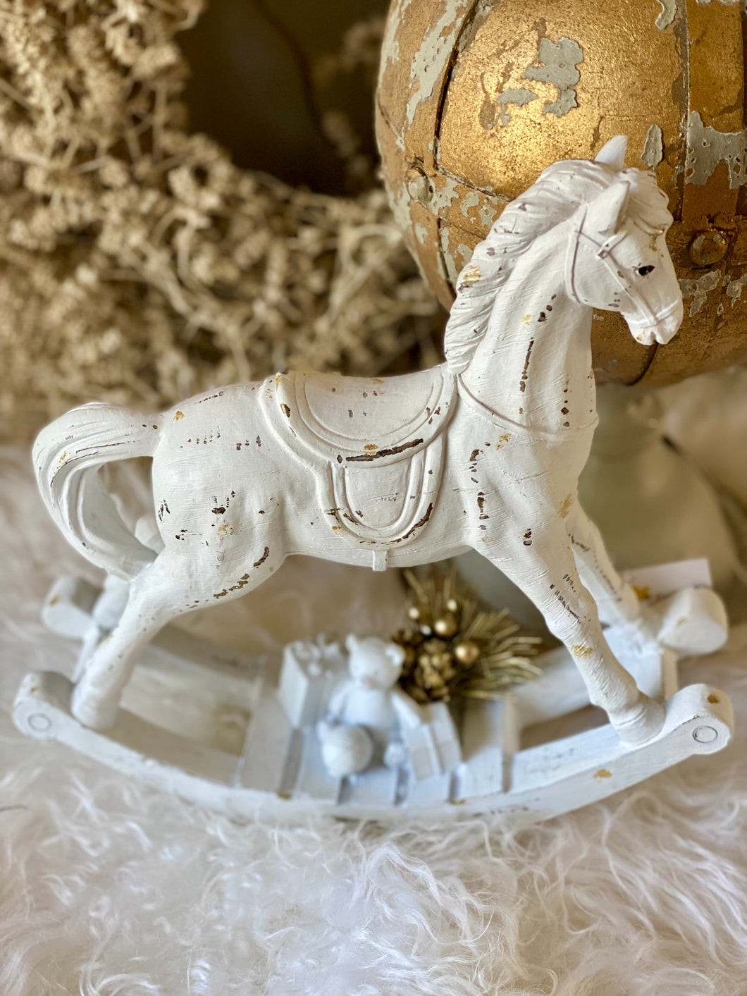 Cheval à bascule bois blanc patiné - H25xP7xL25cm