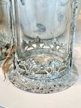 Charger l'image dans la galerie, Lanterne métallique ajourée vert de gris PM H23xL10cm
