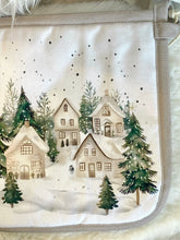 Charger l'image dans la galerie, Manique coton décor chalets 20x20cm
