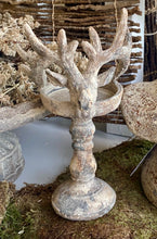Charger l'image dans la galerie, Bougeoir cerf en résine brun vieilli H22xL12cm
