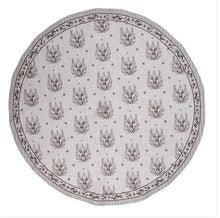 Charger l&#39;image dans la galerie, Torchon de cuisine beige, rond avec motifs cerfs- 100% coton - 80cm diamètre
