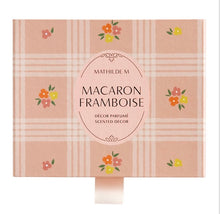 Charger l'image dans la galerie, Boîte décor parfumé et concentré de parfum Gourmandise d’été - Macaron Framboise
