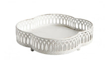 Charger l'image dans la galerie, Plateau Idylle métallique blanc patiné Mathilde M PM 22,5x6cm
