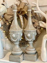 Charger l'image dans la galerie, Ornement bois gris blanchi H45xL11cm
