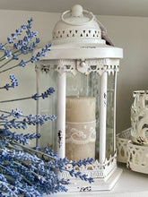 Charger l'image dans la galerie, Lanterne ajourée métallique antique crème H32xL18cm
