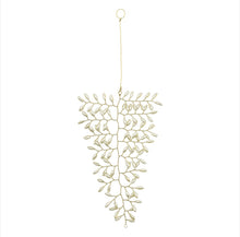 Charger l'image dans la galerie, Suspension feuilles en perles métal doré /creme H13xL10cm
