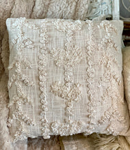 Charger l&#39;image dans la galerie, Coussin coton beige 45x45cm ( déhoussable, intérieur compris)
