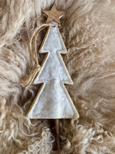 Charger l'image dans la galerie, Sapin feutrine/bois beige H17xL6cm
