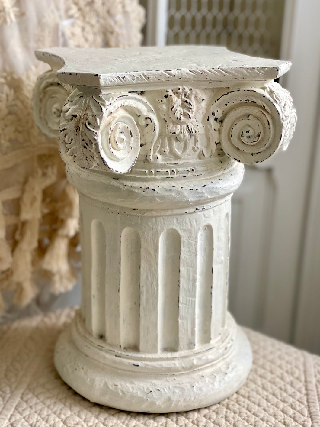 Socle colonne ronde blanc patiné H30xL20cm