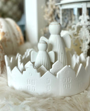 Charger l&#39;image dans la galerie, Ange céramique blanc cassé PM H10xL7cm
