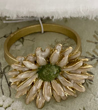 Charger l'image dans la galerie, Anneau de serviette fleur métallique H6xL4cm
