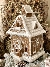 Charger l&#39;image dans la galerie, Maison pain d’épice lumineuse H20xL13xP12cm
