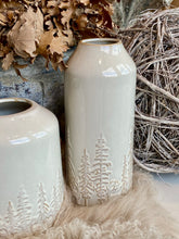 Charger l'image dans la galerie, Vase décor cerf/forêt H22xL10cm
