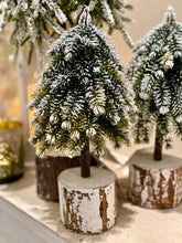 Charger l'image dans la galerie, Sapin enneigé artificiel H25xL10cm
