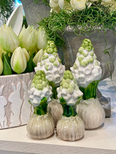 Charger l'image dans la galerie, Jacinthe en céramique PM H11xL5cm
