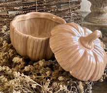 Charger l'image dans la galerie, Boîte citrouille brune en céramique H18xL15cm
