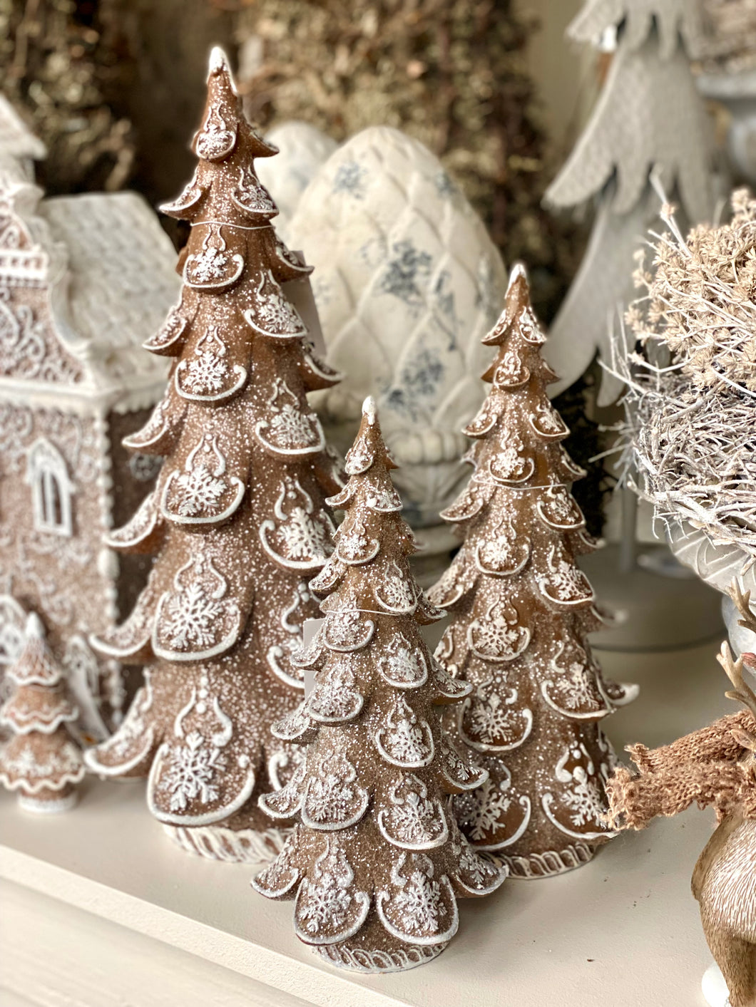 Sapin pain d’épice en résine à paillettes MM H30xL14cm