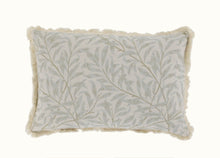 Charger l'image dans la galerie, Taie coussin avec feuilles vert et crème 50x35cm
