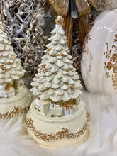 Charger l&#39;image dans la galerie, Boîte à musique sapin de Noel antique crème H19xL10cm
