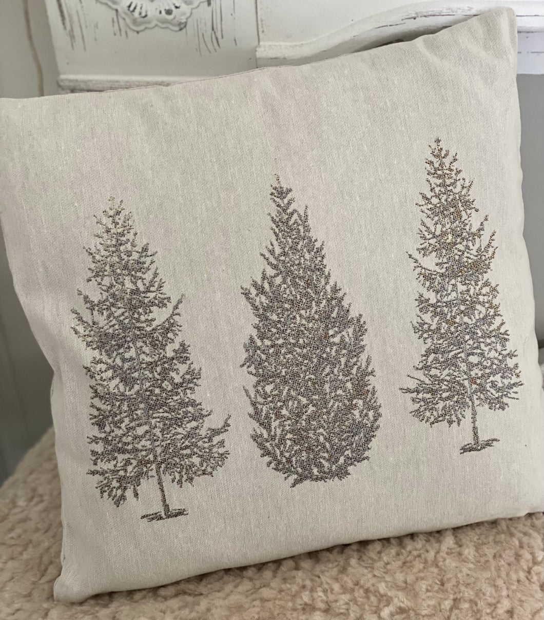 Coussin brodé sapins 40cm (déhoussable, intérieur compris)