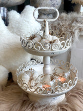 Charger l'image dans la galerie, Serviteur métallique blanc patiné H45xL28cm
