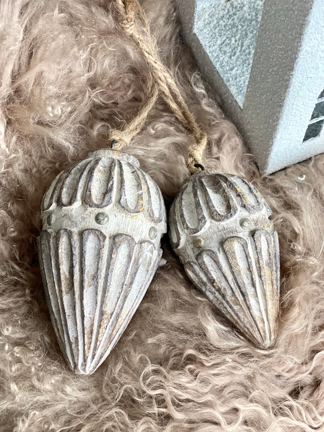 Boule en bois sculpté GM 14x8cm